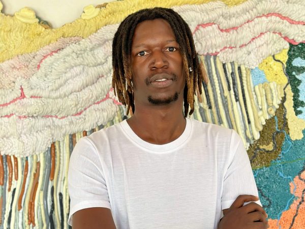 Portrait de Troy Makaza, artiste présent à l'exposition inaugurale Un Ciel Intérieur au MACS MTO™.